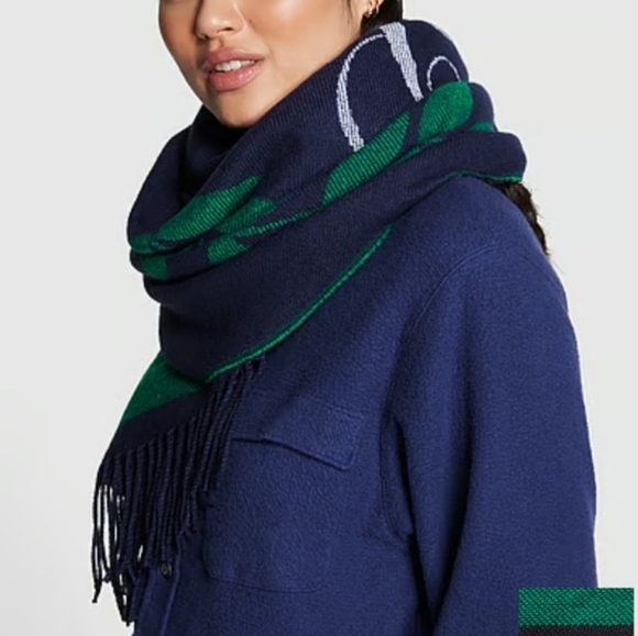 PINK Victoria's Secret logo blanket scarf limited edition. - Picture 2 of 5